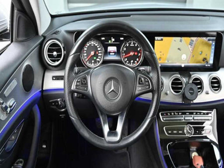 Mercedes-Benz E-Class — photo 13