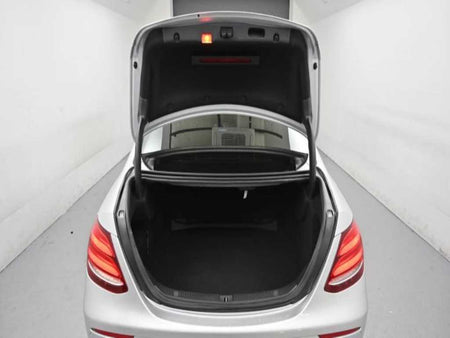 Mercedes-Benz E-Class — photo 20
