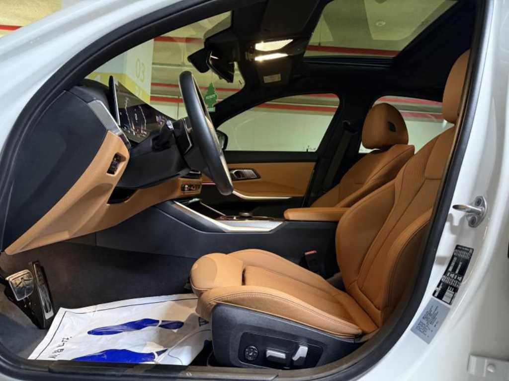 BMW 3-Series — photo 10