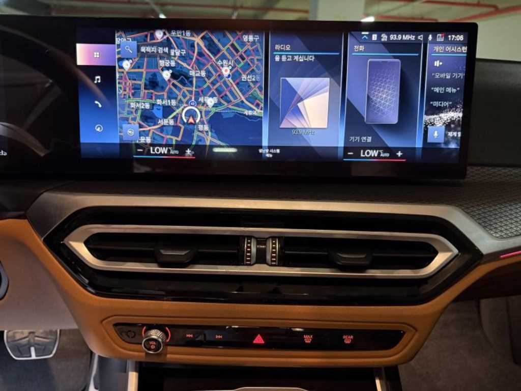 BMW 3-Series — photo 14