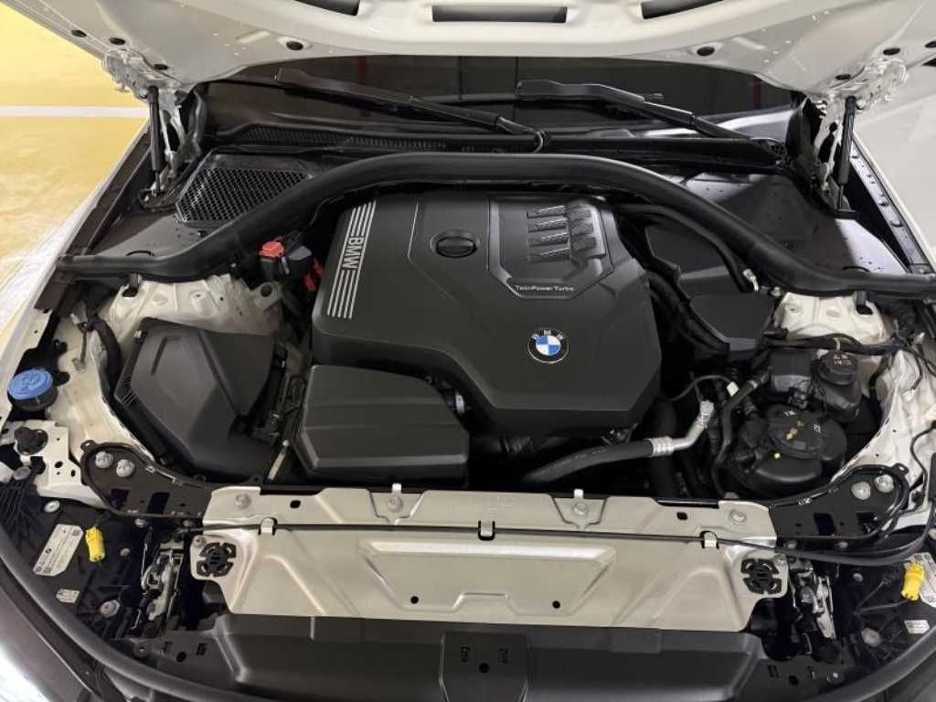 BMW 3-Series — photo 20