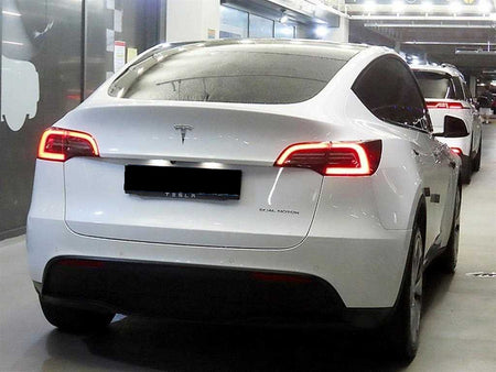 Tesla Model Y — photo 04