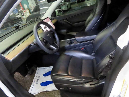 Tesla Model Y — photo 06