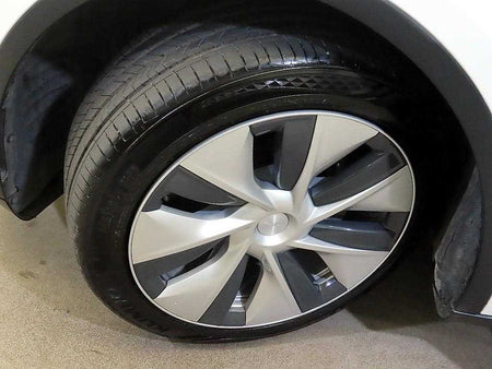 Tesla Model Y — photo 20