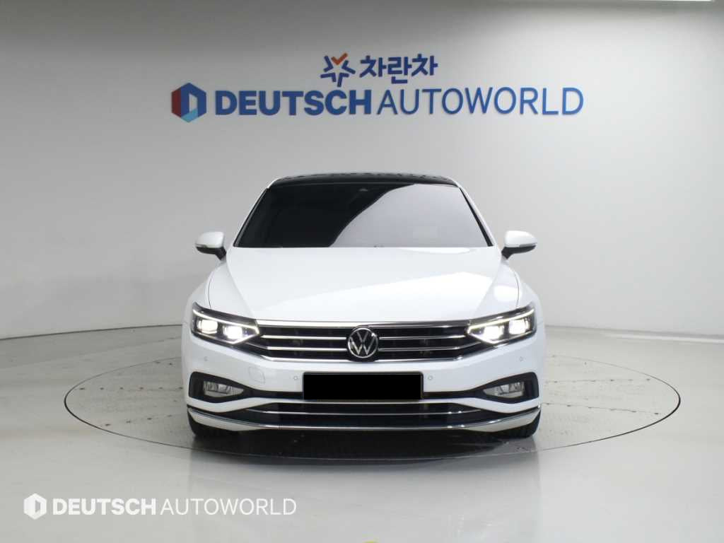 Volkswagen Passat — photo 03