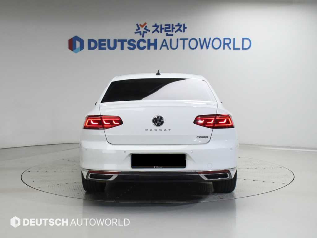 Volkswagen Passat — photo 04