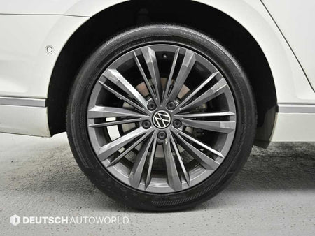 Volkswagen Passat — photo 05