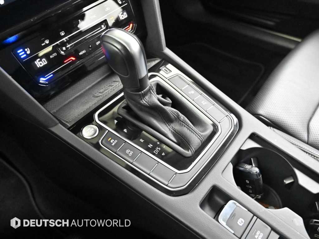 Volkswagen Passat — photo 09