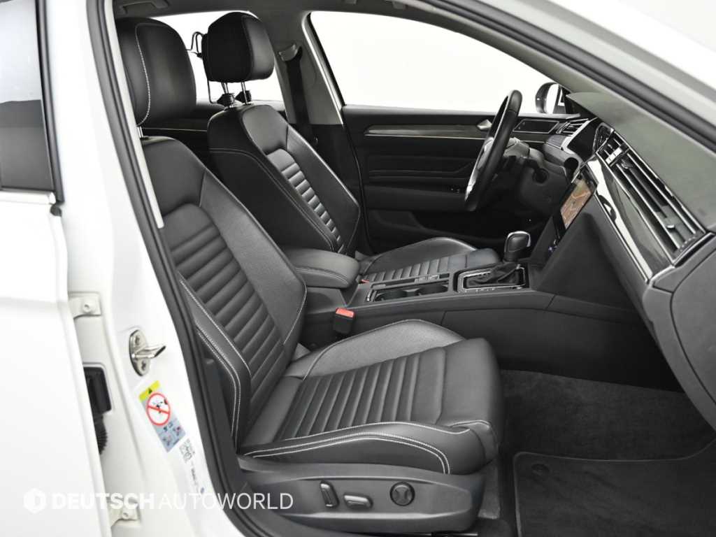 Volkswagen Passat — photo 10