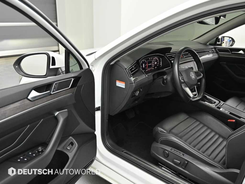 Volkswagen Passat — photo 11