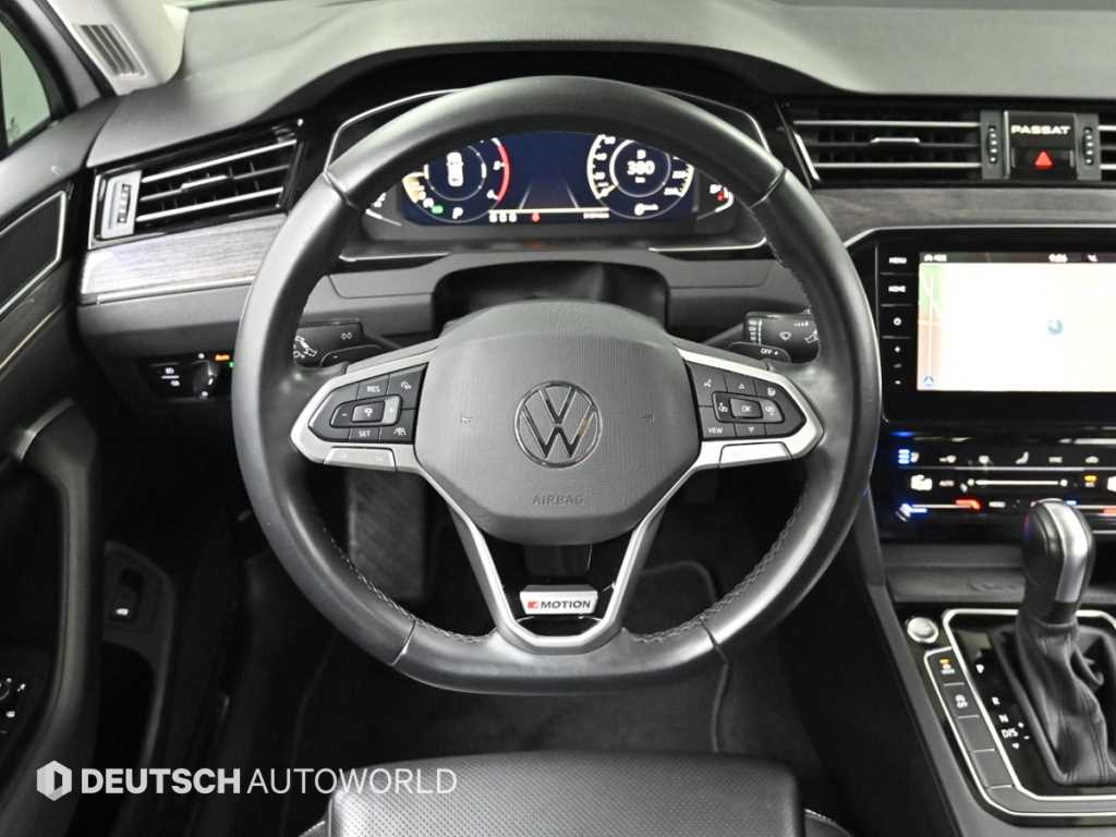 Volkswagen Passat — photo 13