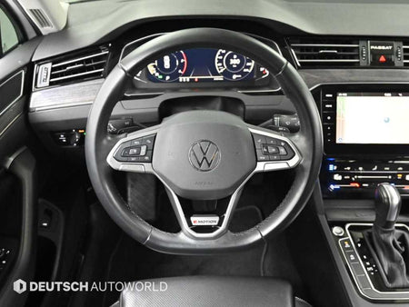 Volkswagen Passat — photo 13
