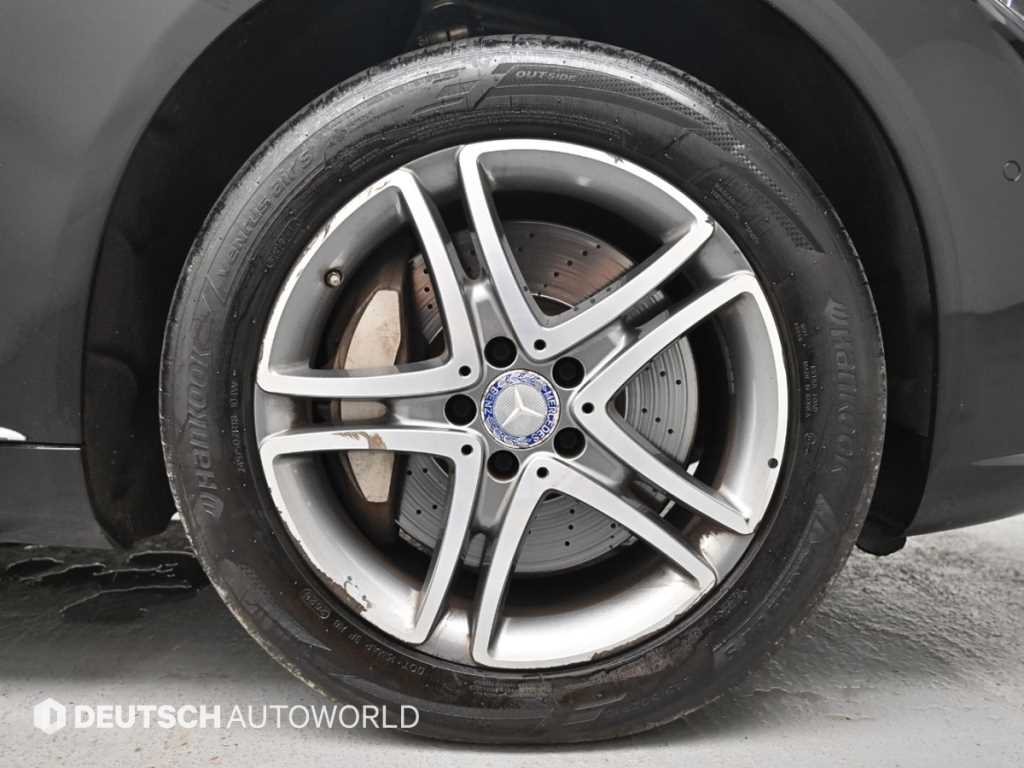 Mercedes-Benz S-Class — photo 05
