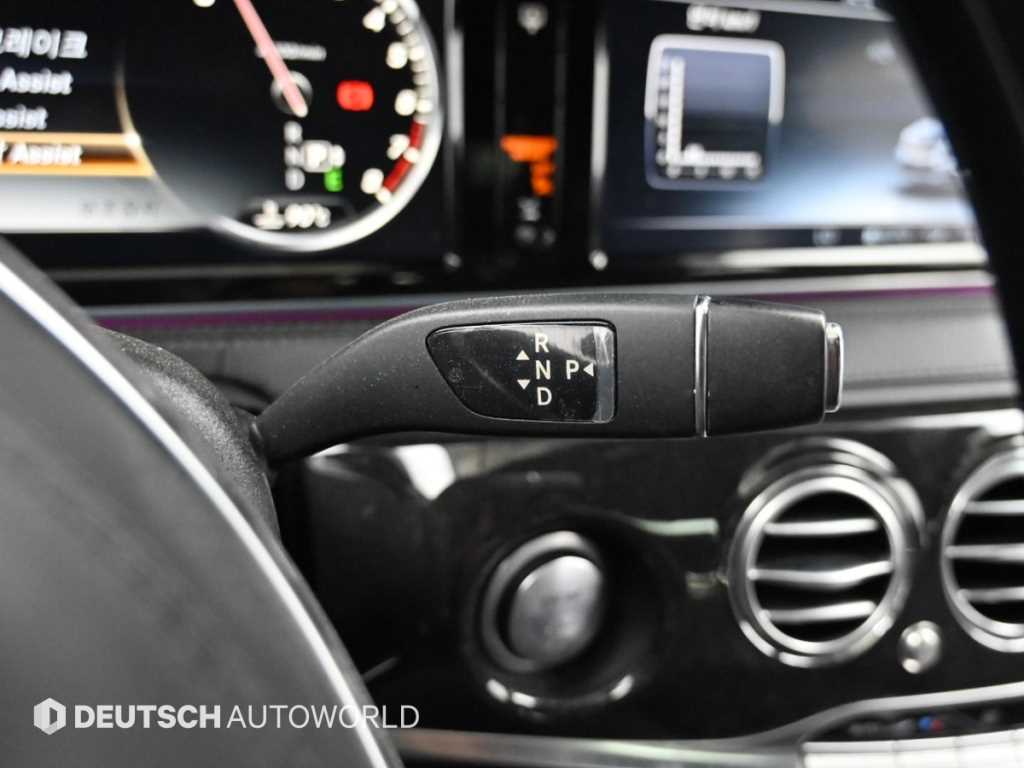 Mercedes-Benz S-Class — photo 09