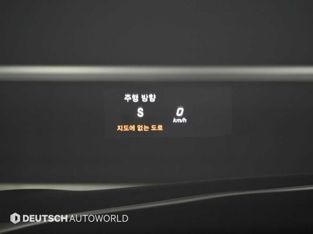 Mercedes-Benz S-Class — photo 17
