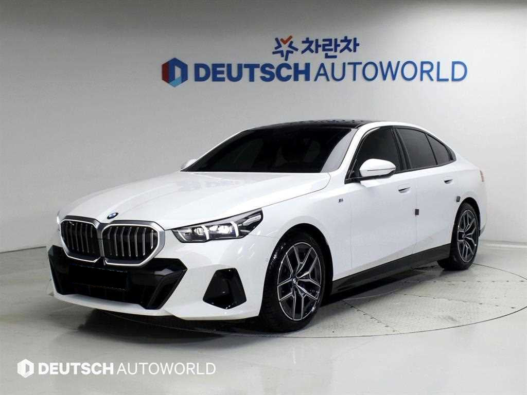 BMW 5-Series — photo 01