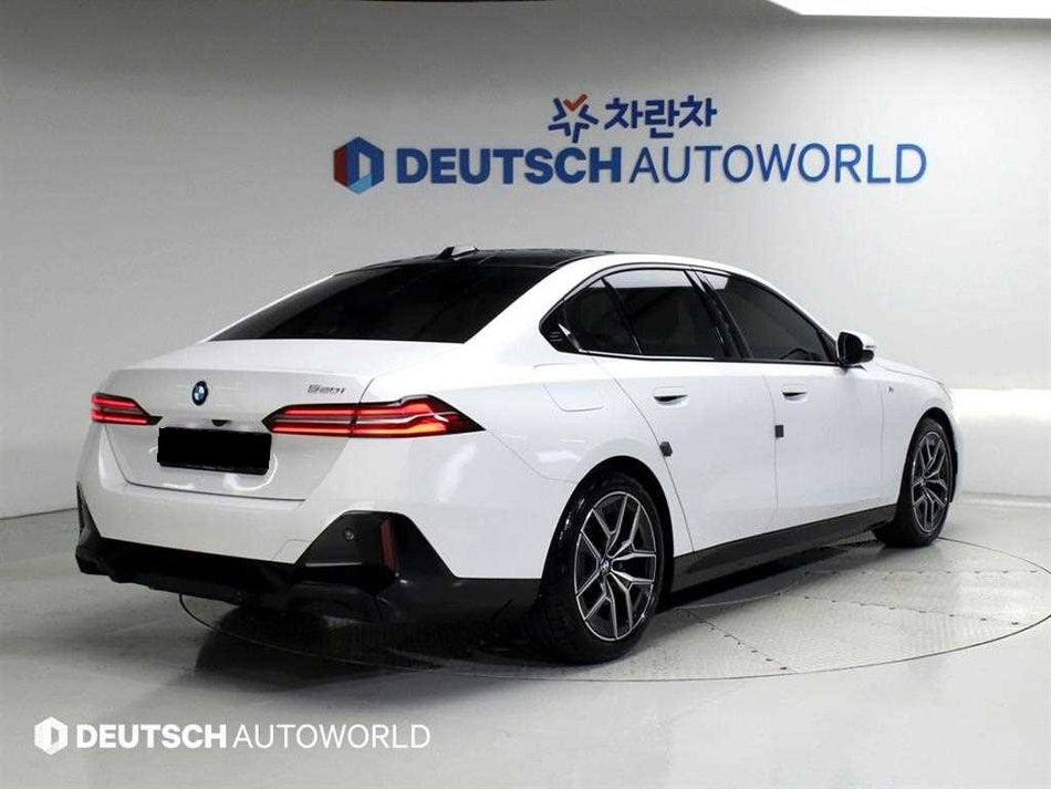 BMW 5-Series — photo 02