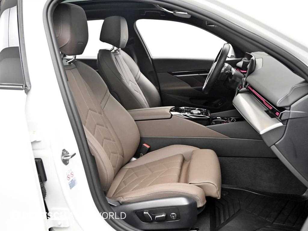 BMW 5-Series — photo 09