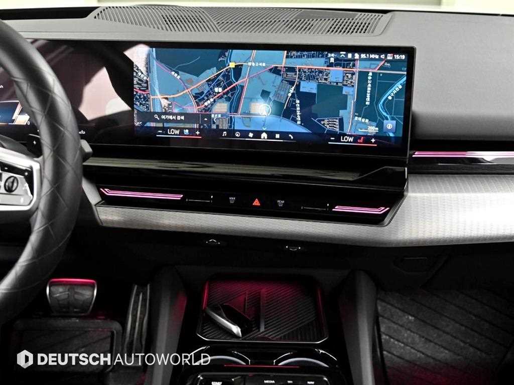 BMW 5-Series — photo 14
