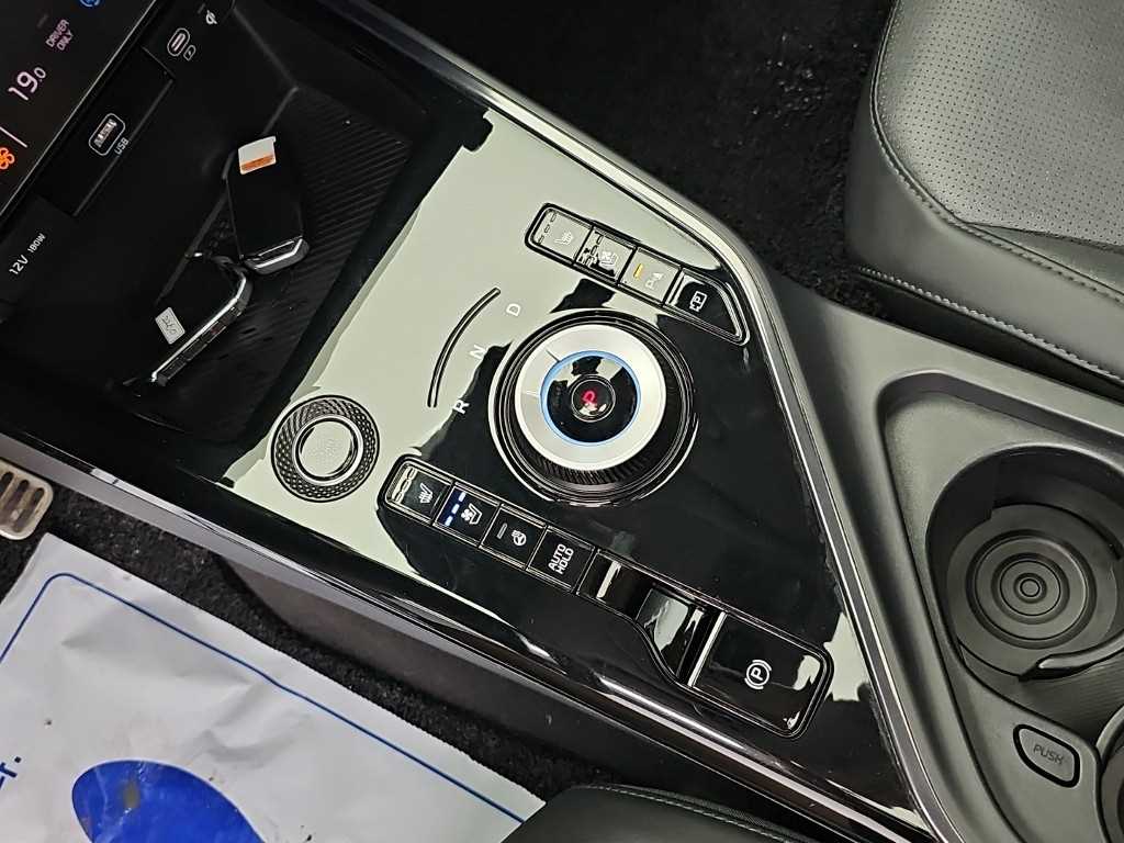 Kia Niro — photo 08