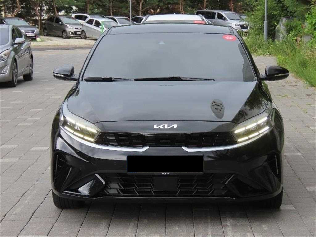 Kia K3 — photo 01