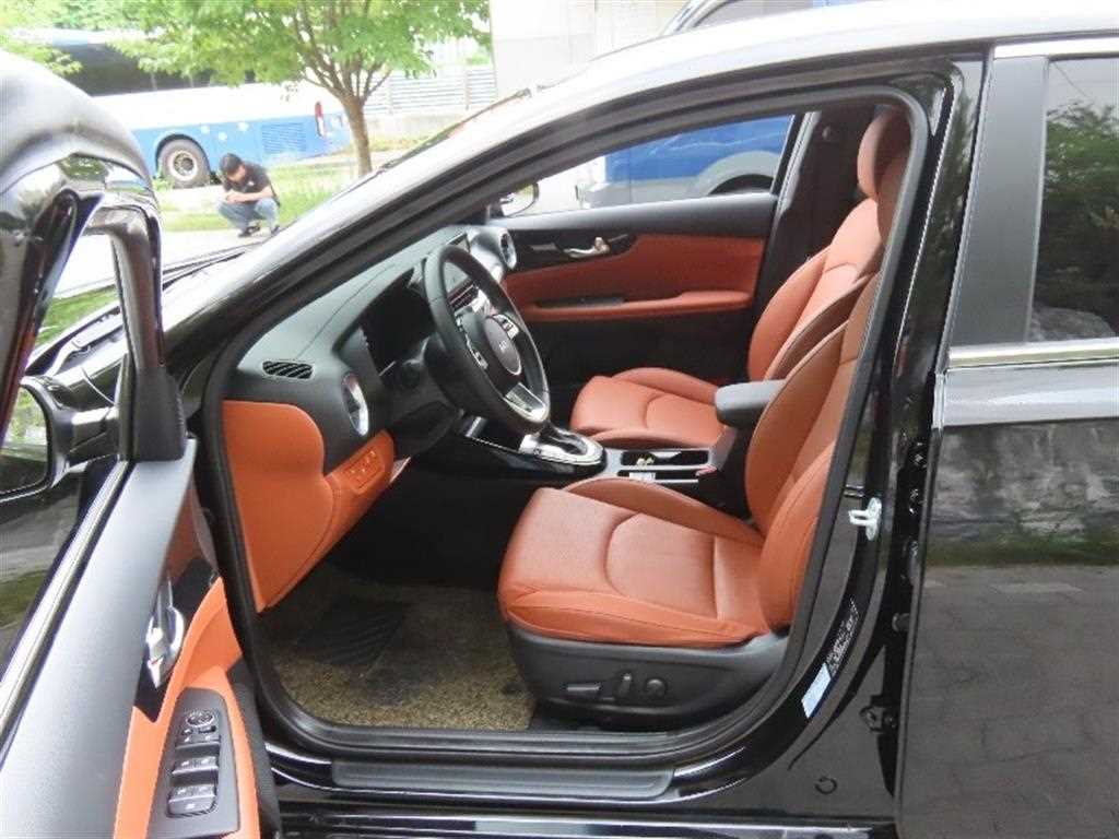Kia K3 — photo 13