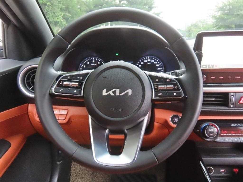 Kia K3 — photo 16