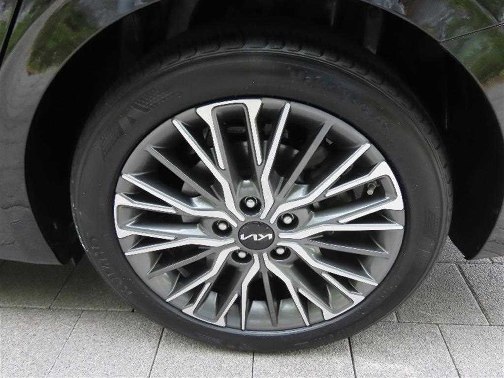 Kia K3 — photo 17