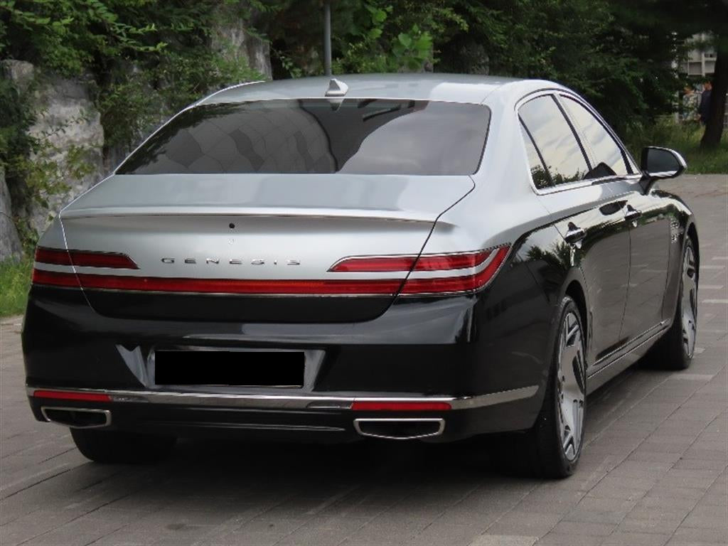 Genesis G90 — photo 03