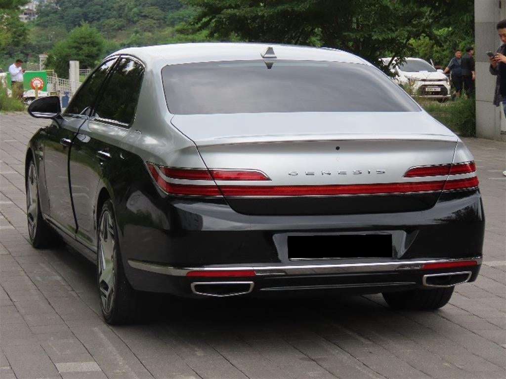 Genesis G90 — photo 04
