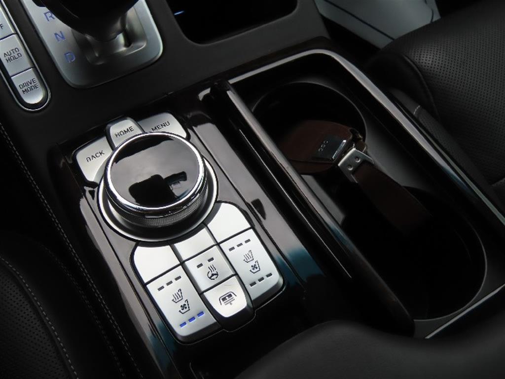 Genesis G90 — photo 07