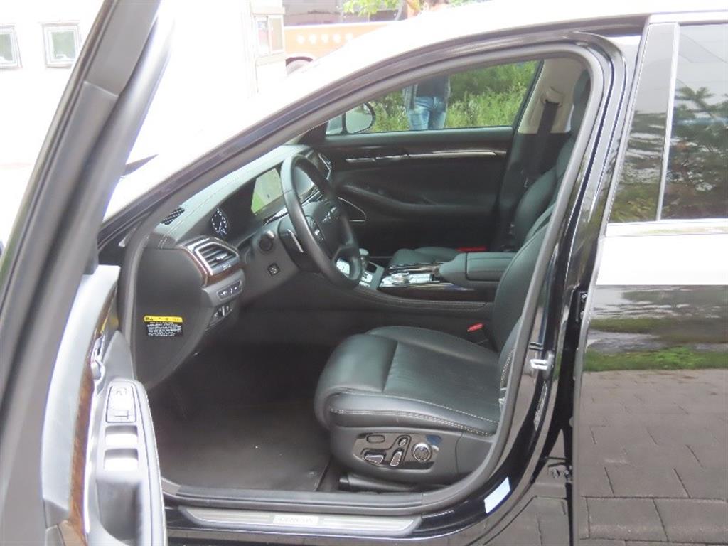 Genesis G90 — photo 13