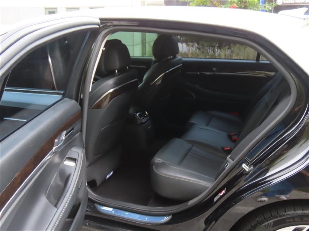 Genesis G90 — photo 14
