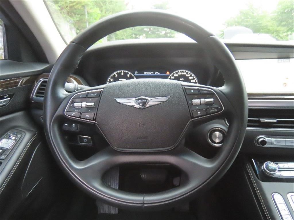 Genesis G90 — photo 16