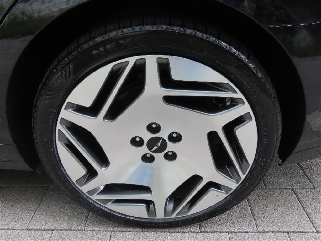 Genesis G90 — photo 17
