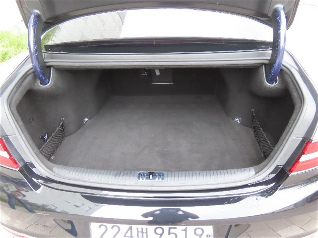 Genesis G90 — photo 18