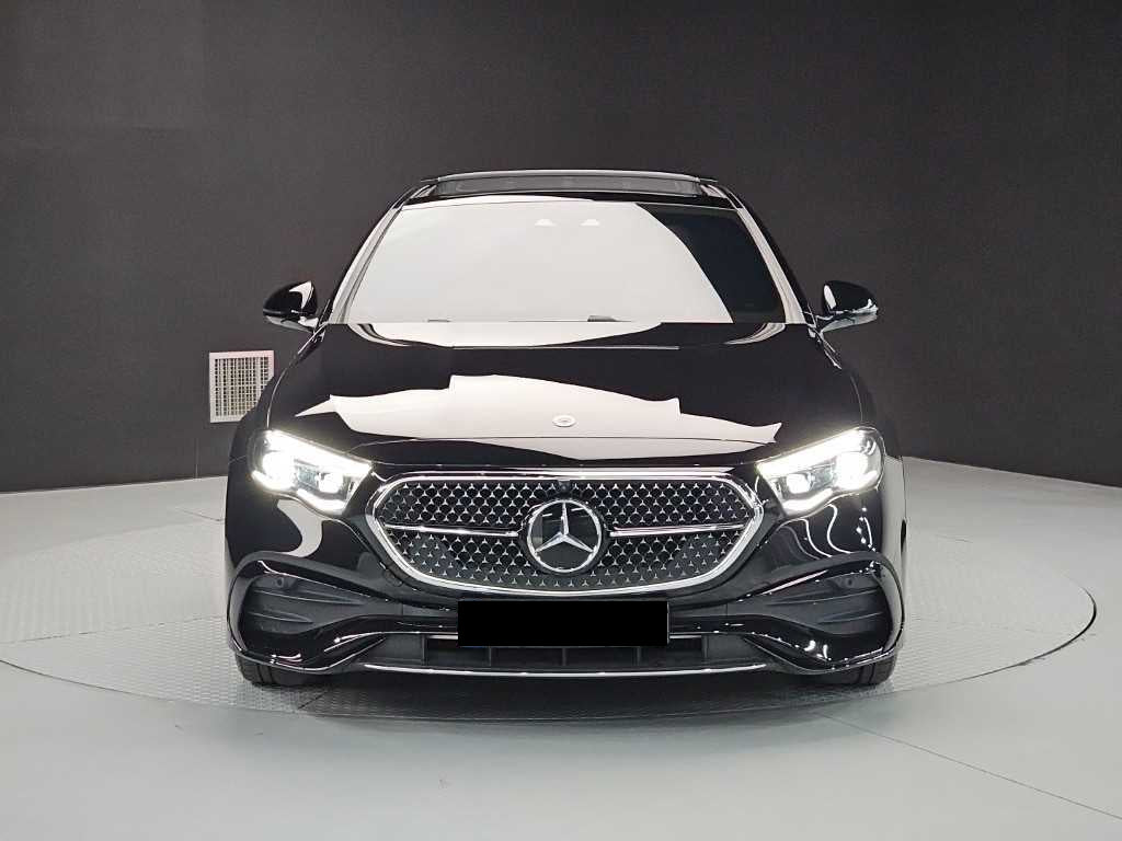 Mercedes-Benz E-Class — photo 02