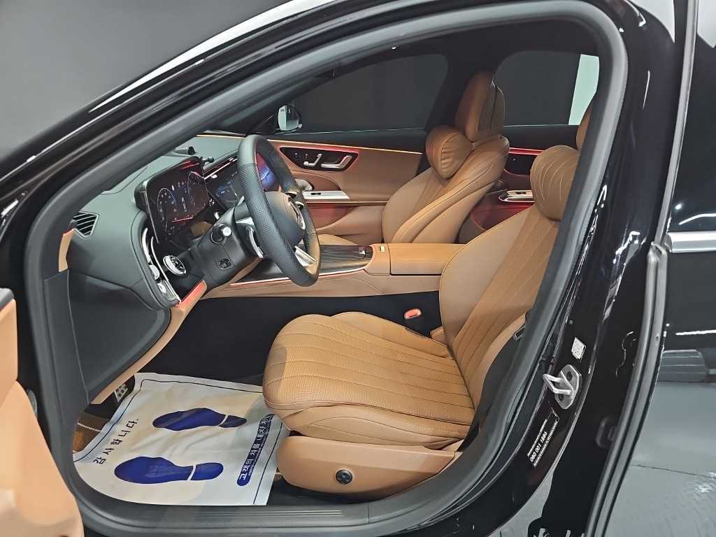 Mercedes-Benz E-Class — photo 11