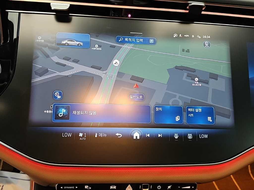 Mercedes-Benz E-Class — photo 15