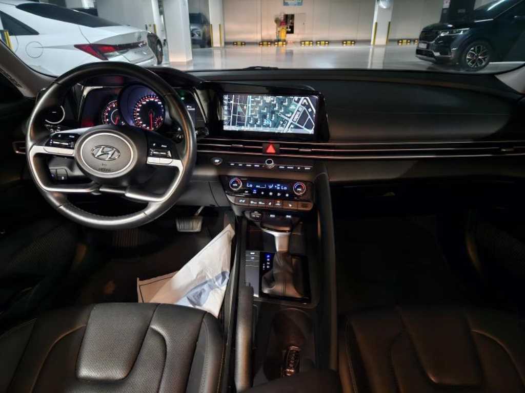 Hyundai Avante — photo 11