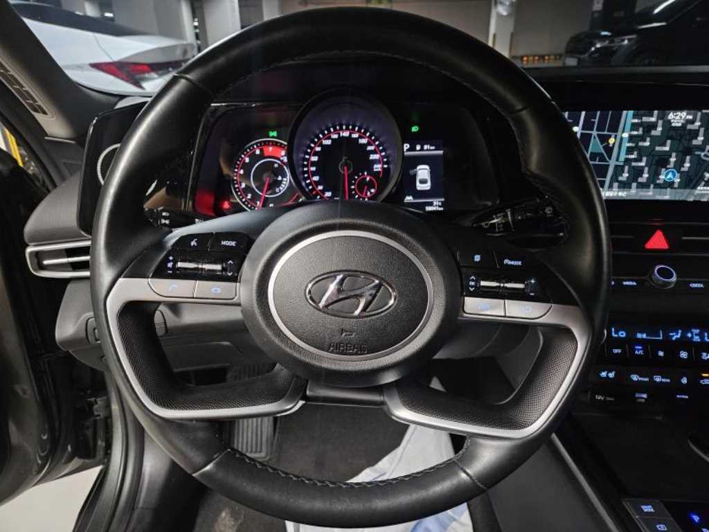Hyundai Avante — photo 12