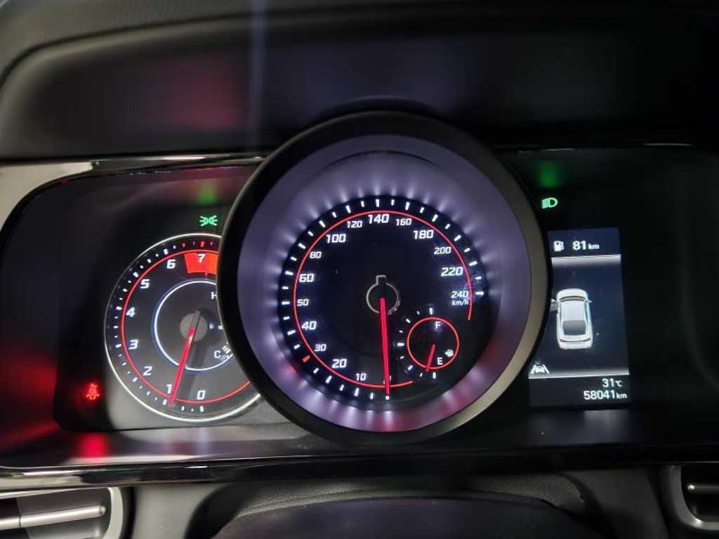 Hyundai Avante — photo 14