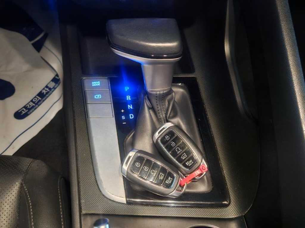 Hyundai Avante — photo 16