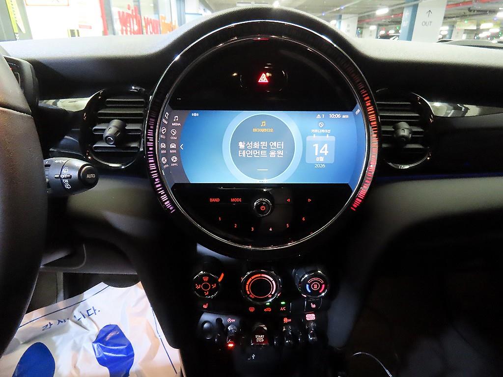 Mini Cooper — photo 11