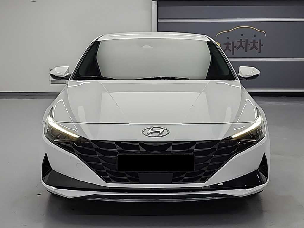 Hyundai Avante — photo 02