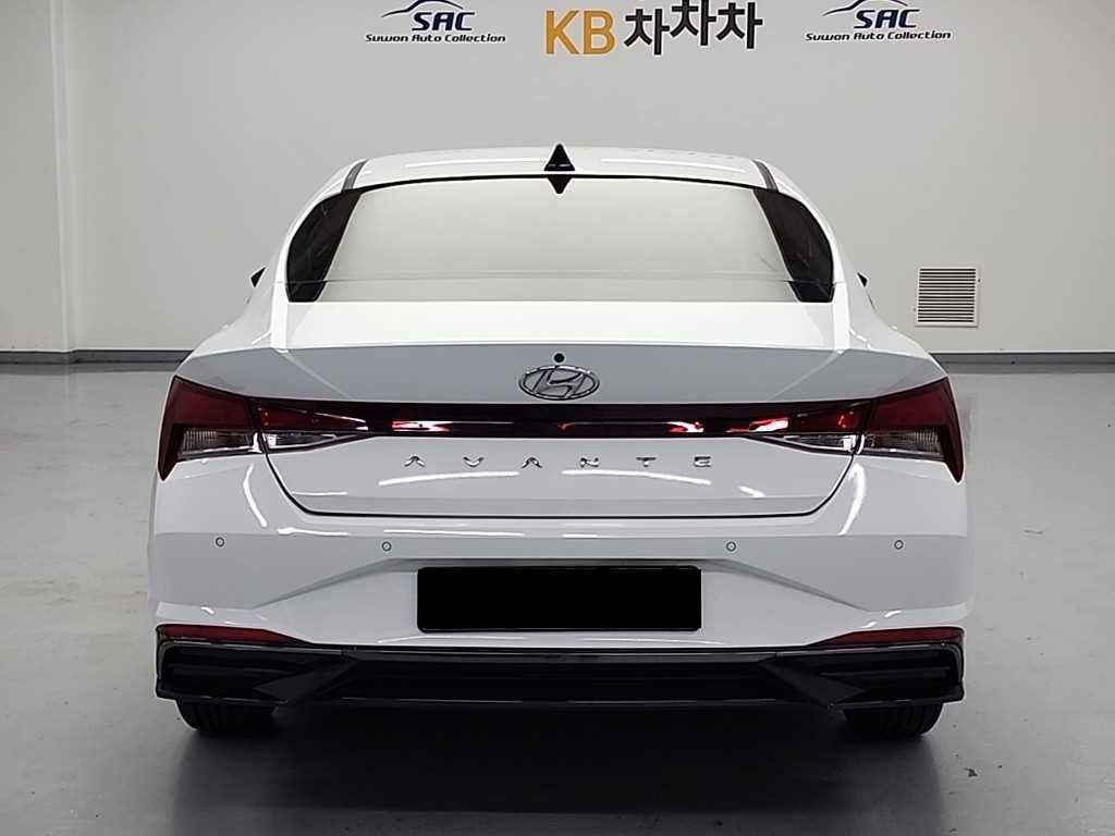 Hyundai Avante — photo 03
