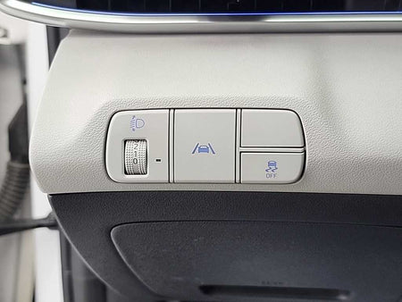 Hyundai Avante — photo 17