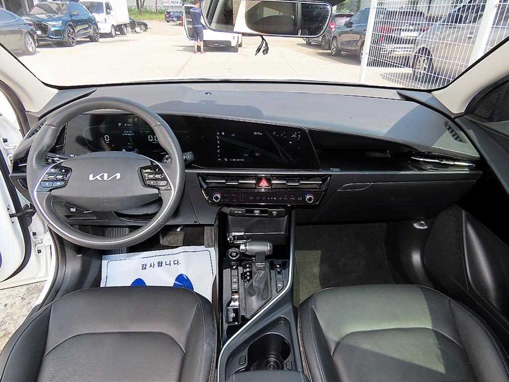 Kia Niro — photo 07