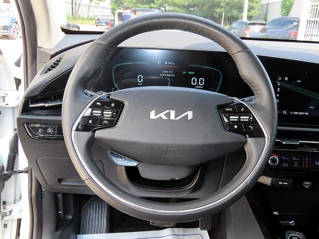 Kia Niro — photo 08