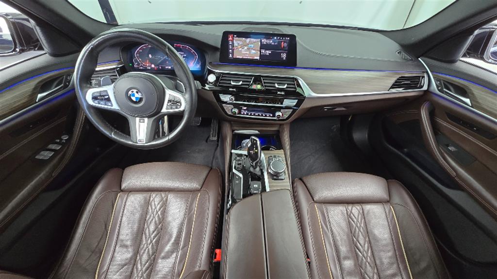 BMW 5-Series — photo 03